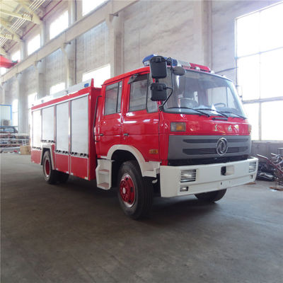 Κόκκινο φορτηγό προσβολής του πυρός 140KW 5000L Dongfeng 4*2