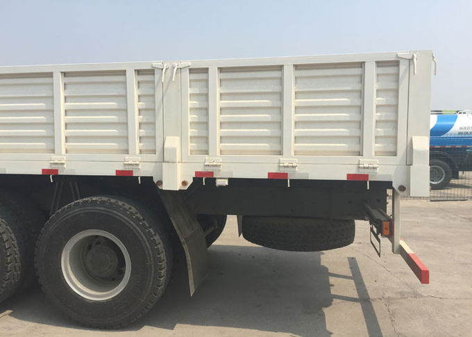 Καμπίνα φορτηγών SINOTRUK HOWO HW76 φορτίου μηχανών diesel 30 - 60 τόνοι τοπ διαμόρφωσης