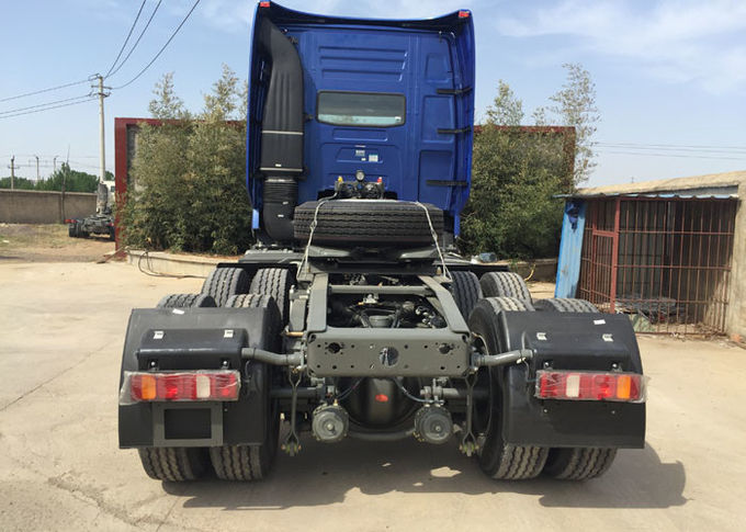 Ημι κεφάλι φορτηγών τρακτέρ ρυμουλκών SINOTRUK HOWO με το κλιματιστικό μηχάνημα 60-70 τόνοι