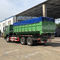 Φορτηγό απορριμάτων ρόλων βραχιόνων γάντζων SINOTRUK HOWO 6x4 για τα απορρίμματα σκουπιδιών αποβλήτων